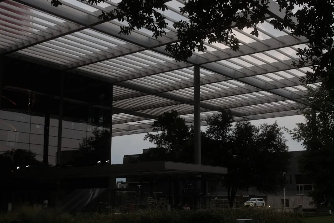 不粘锅涂层工艺解析：太原欧福科技谈炒锅耐磨性与不粘性能的平衡之道